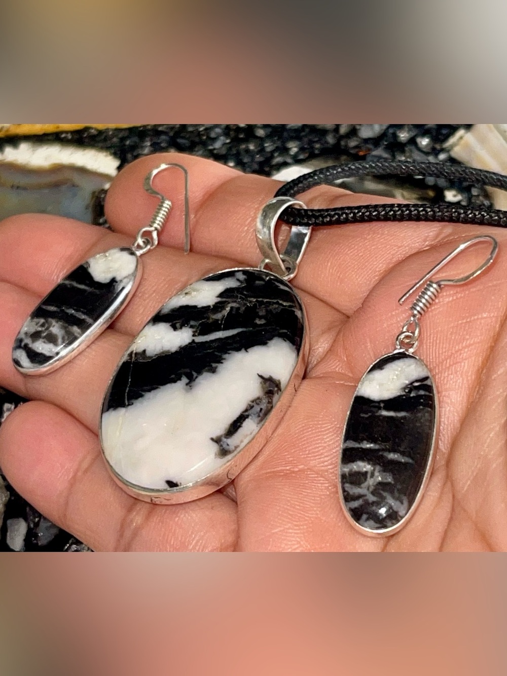 White Buffalo Turquoise Pendant & Earrings Set - Picture 7 of 17
